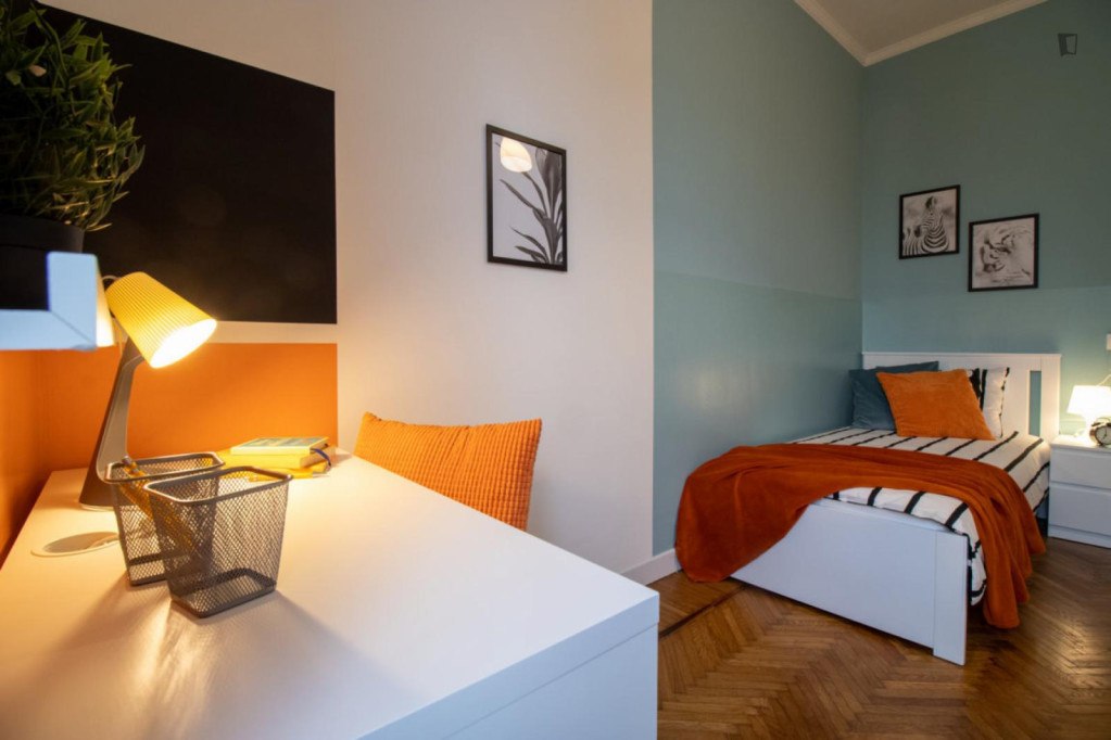 Homely single bedroom near the Brescia train station - Brescia - chambre - ImmoJeune