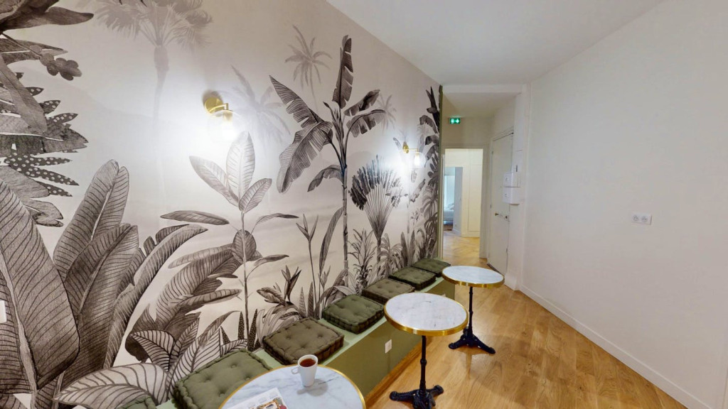 9-Bed Apartment on Rue de Turbigo