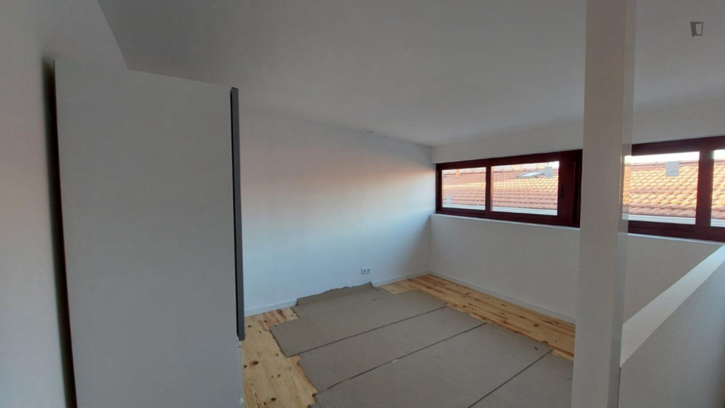 1-bedroom apartment, with outdoor area
