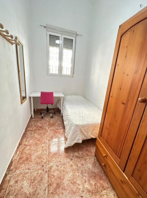 Lovely single bedroom near Benimamet Station - Valence - chambre - ImmoJeune