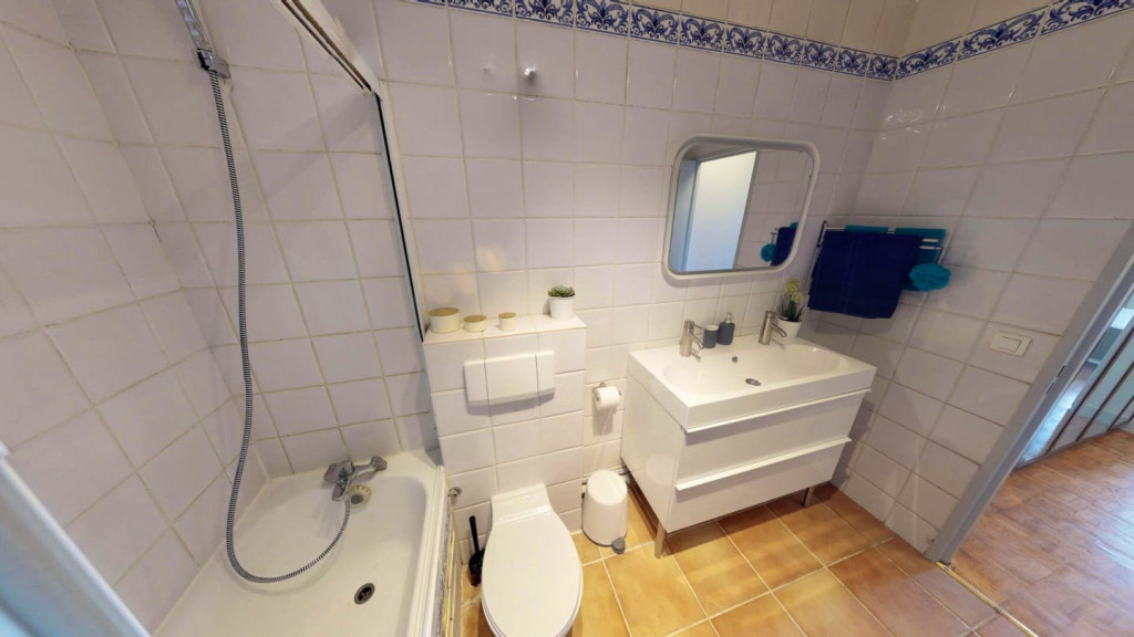 Luxury Elegant Apt. near Metro Station