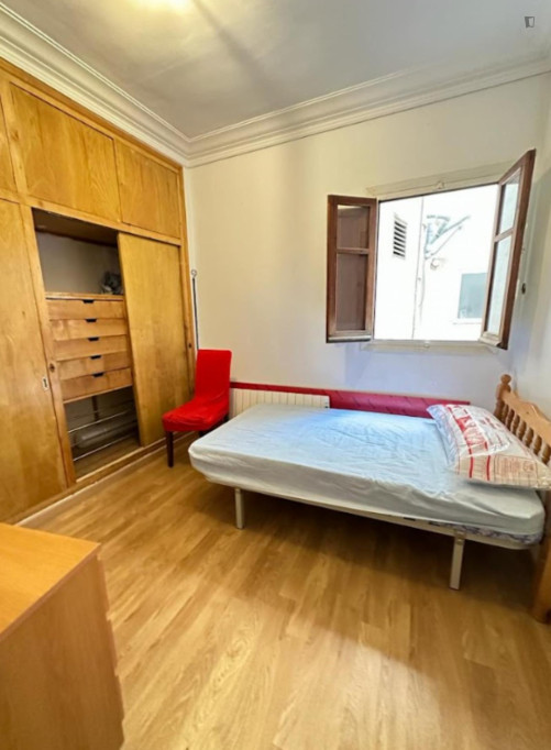 Lovely double bedroom near Xativa station - Valence - chambre - ImmoJeune