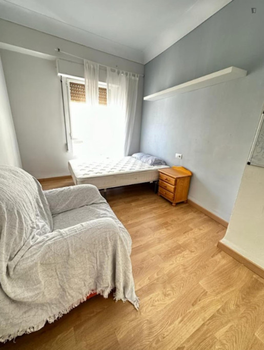 Inviting double bedroom near Xativa station - Valence - chambre - ImmoJeune