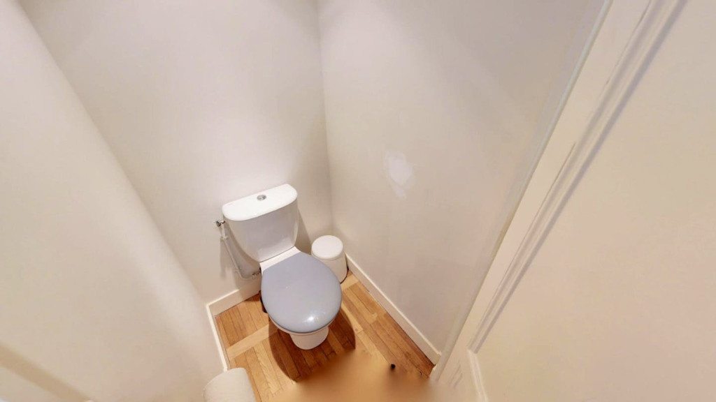 5-Bed Apartment on rue Vital Carles
