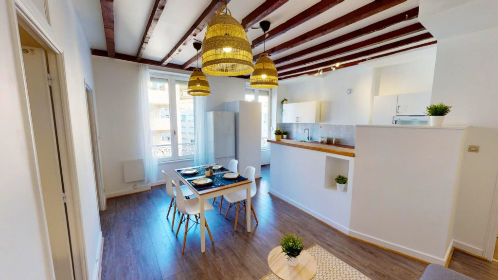 4-Bed Apartment on Grande Rue de la Guillotière