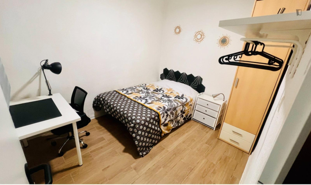 Comfy Single Bedroom close to  CEU Cardenal Herrera - Campus Castelló University - Castello de la Plana - chambre - ImmoJeune