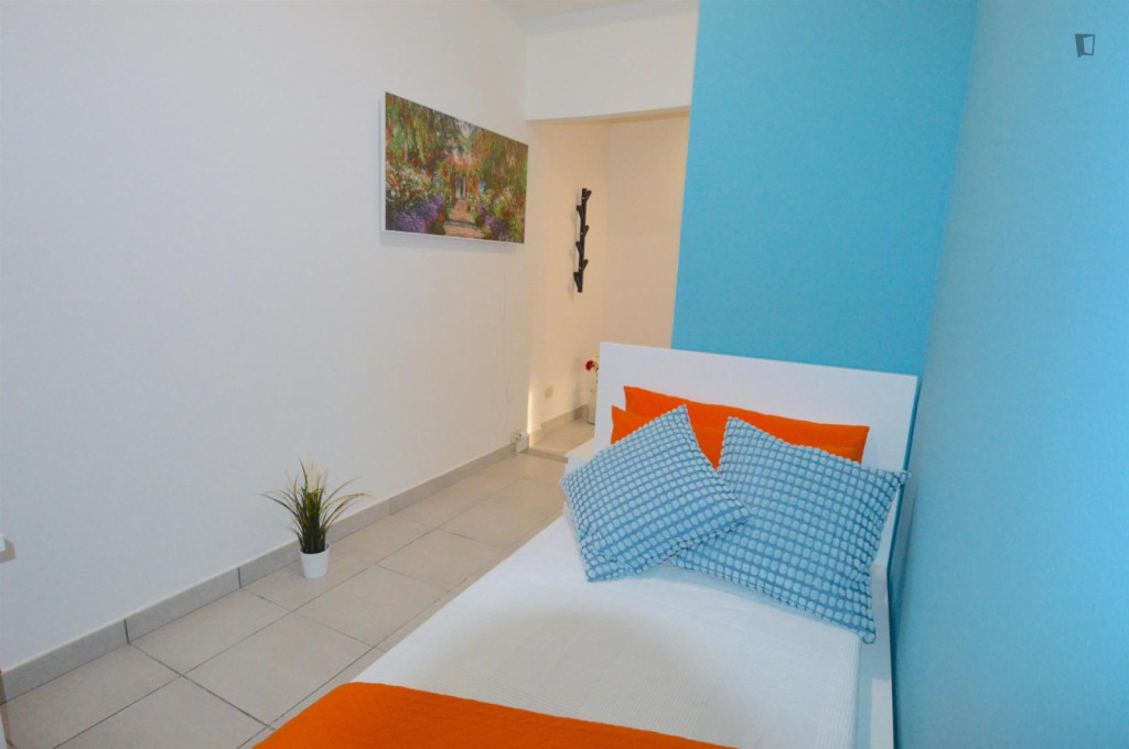 Very nice single bedroom near the Piazza Manzoni train station