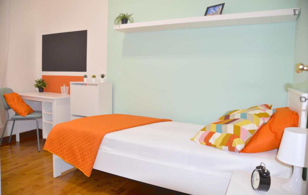 Nice single bedroom in the centre of Modena - Modena - chambre - ImmoJeune