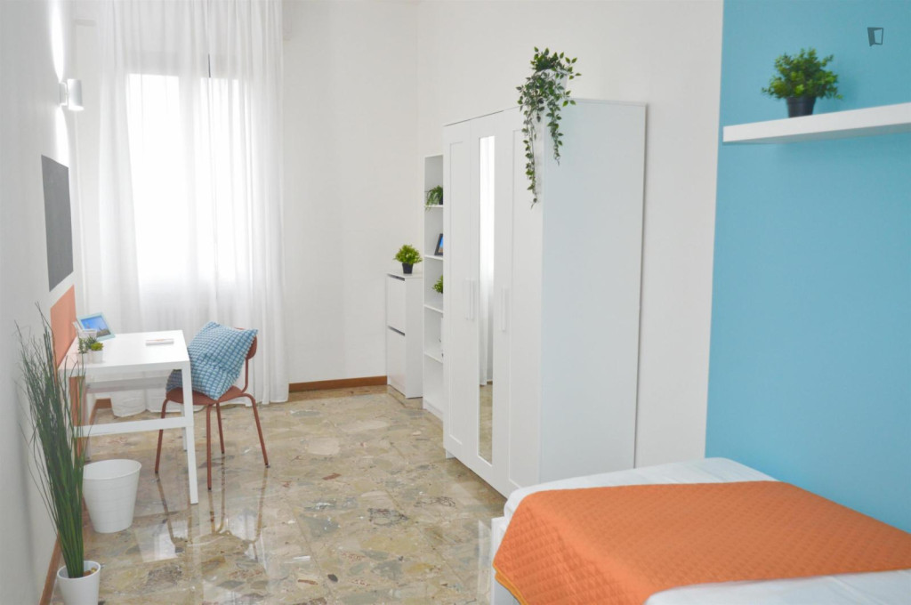 Elegant single bedroom near the Parco Sandro Pertini