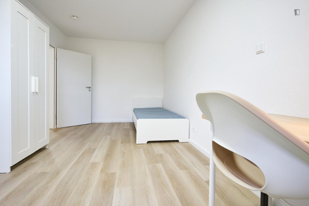 Cosy single bedroom in Wersten