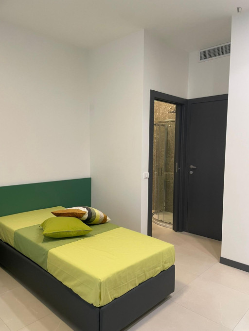 Bed in a bright twin bedroom near Università Statale - Milan - chambre - ImmoJeune