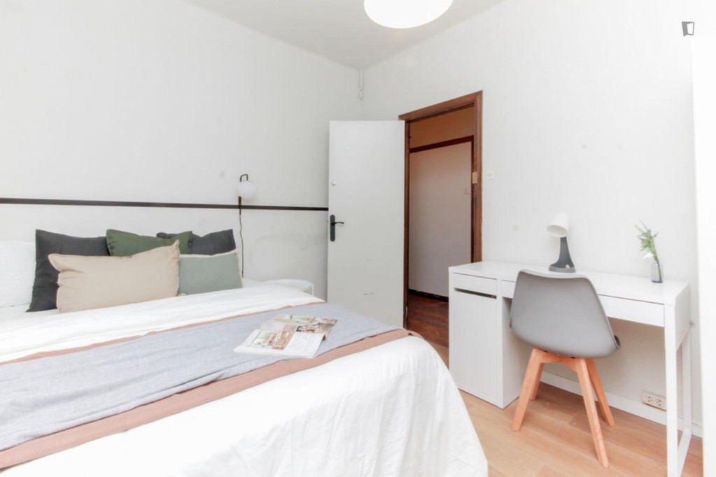 Bright double bedroom near Parc del turo - Barcelone - chambre - ImmoJeune