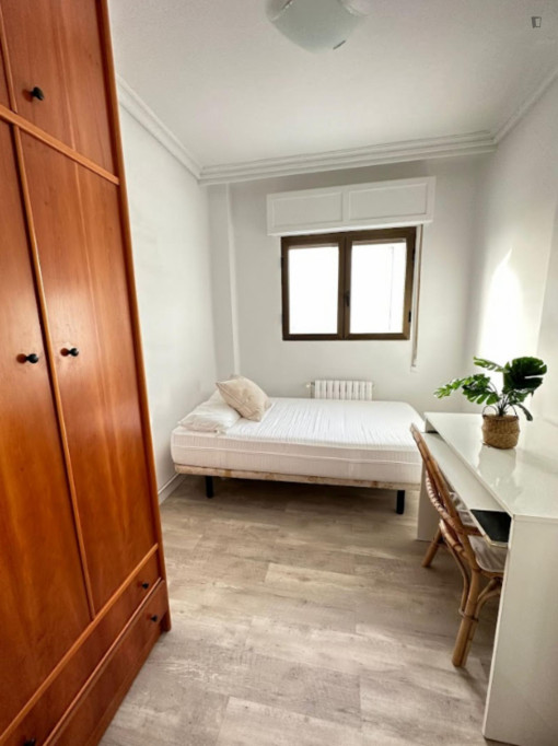 Very cosy single bedroom in San Juan - Pamplona - chambre - ImmoJeune