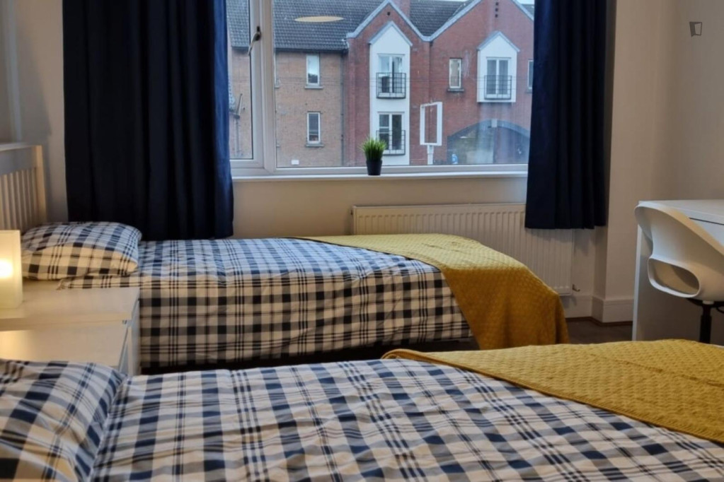 Bed in a welcoming twin bedroom, in Phibsborough - Dublin - chambre - ImmoJeune