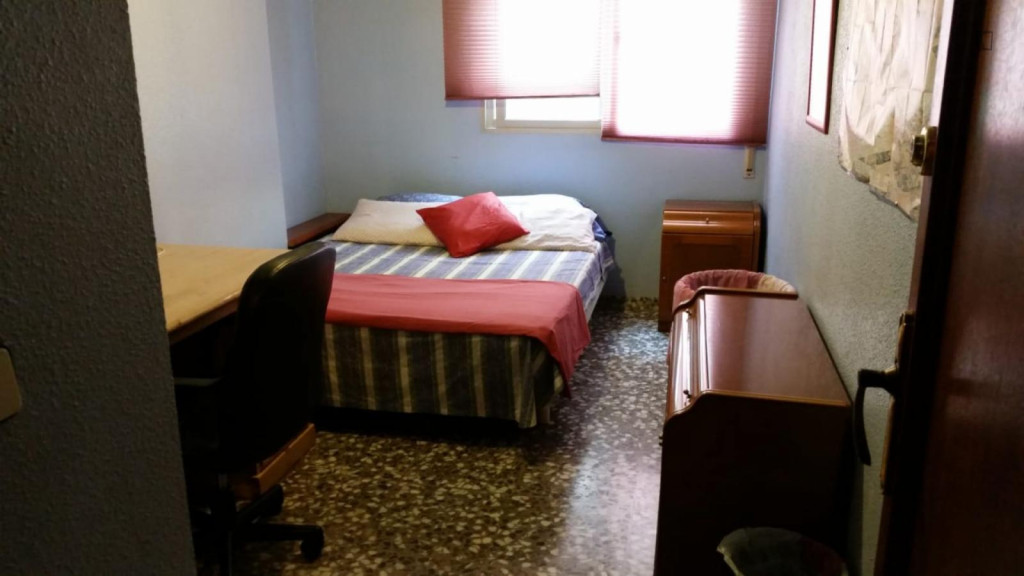 Classic Single Bedroom close to UCAM University - Murcia - chambre - ImmoJeune
