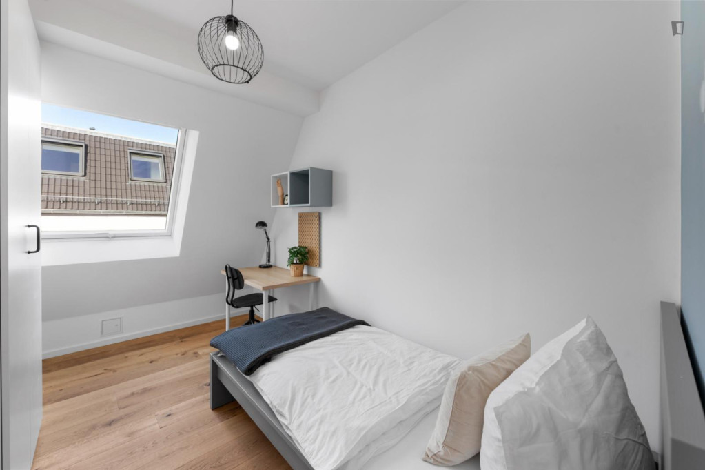 Very nice single bedroom near the Leopoldplatz metro - Berlin - chambre - ImmoJeune