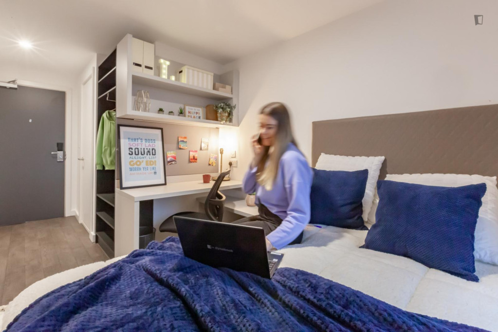 Great double ensuite bedroom in a shared apartment, near Liverpool Hope University - Liverpool - chambre - ImmoJeune