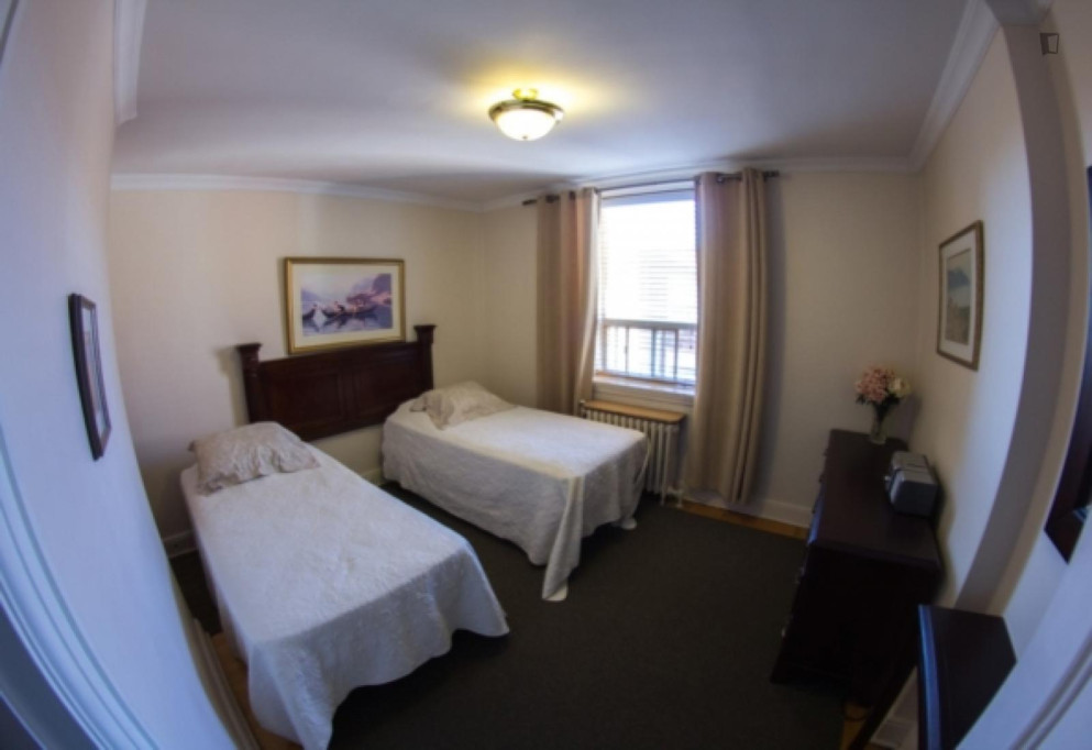 Bed in twin bedroom not far from Havergal College - Toronto - chambre - ImmoJeune