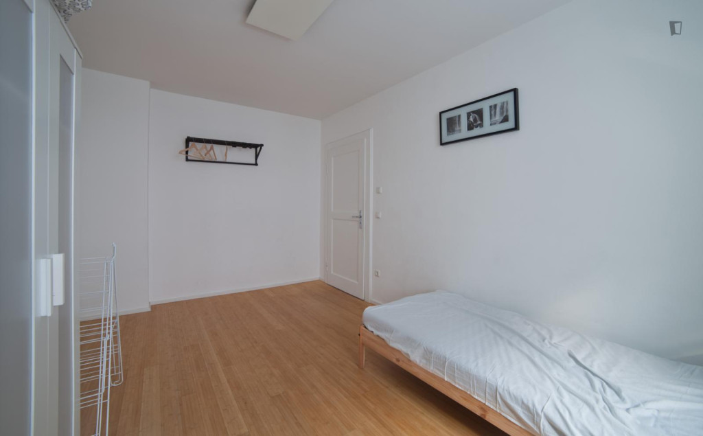 Wonderful single bedroom near the Maillingerstraße metro