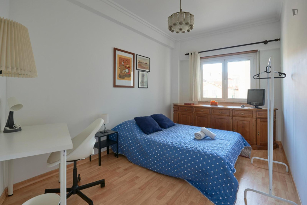 Very Nice Double Bedroom In Entrecampos - Lisbonne - chambre - ImmoJeune