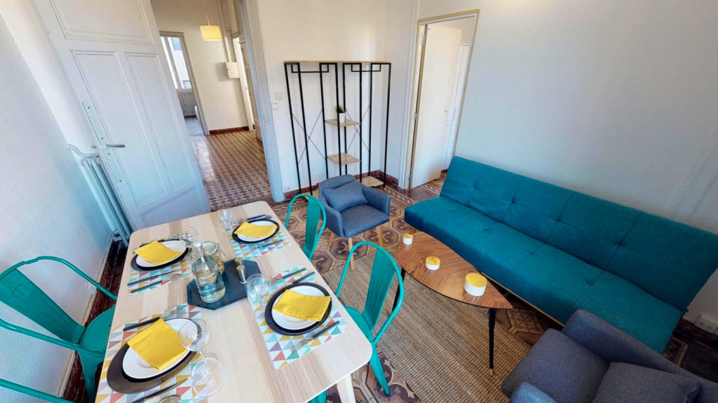 Beautiful Comfortable Apt. w/ Terrace near Les Arceaux