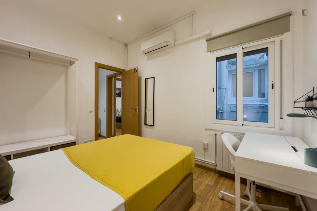 Snug single bedroom in Collblanc - Barcelone - chambre - ImmoJeune