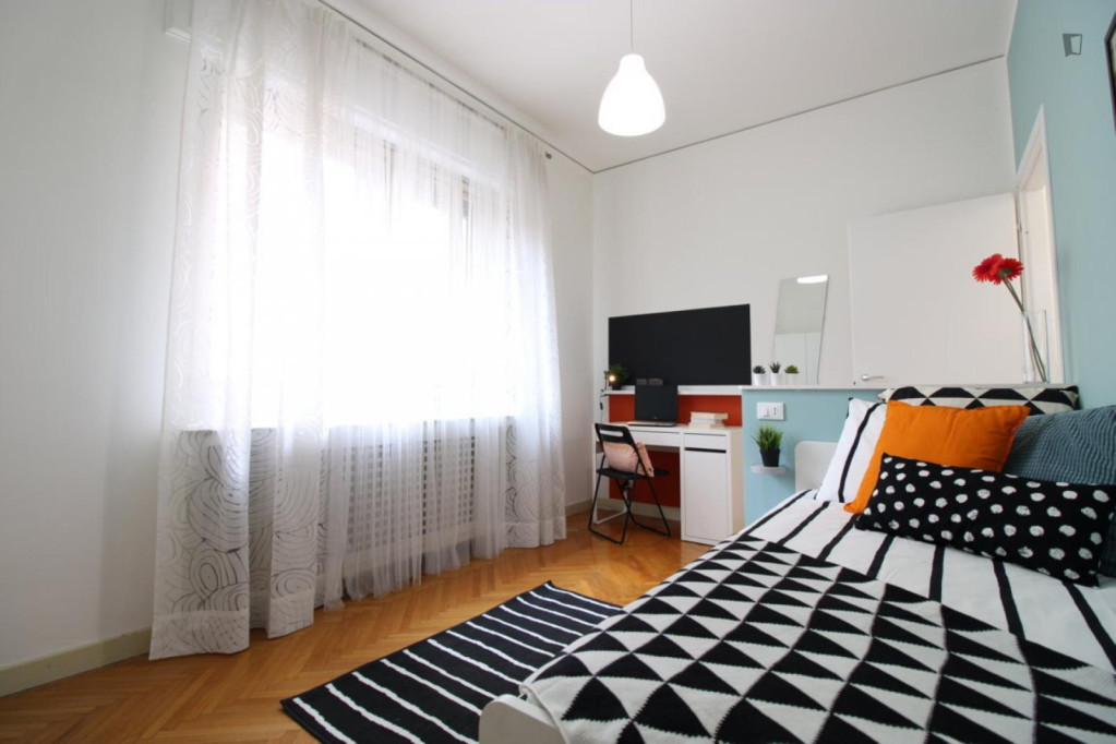 Colourful single bedroom near Parco dell'Acqua - Brescia - chambre - ImmoJeune