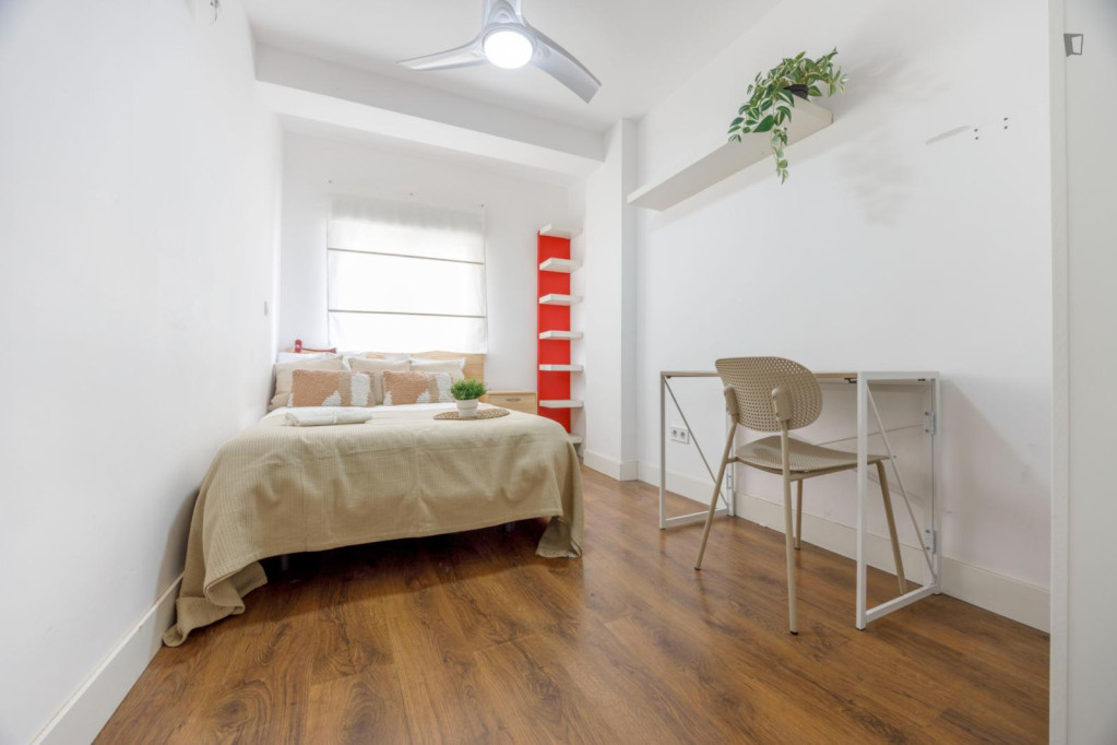 Appealing double bedroom near Platja de la Malva-rosa - Valence - chambre - ImmoJeune