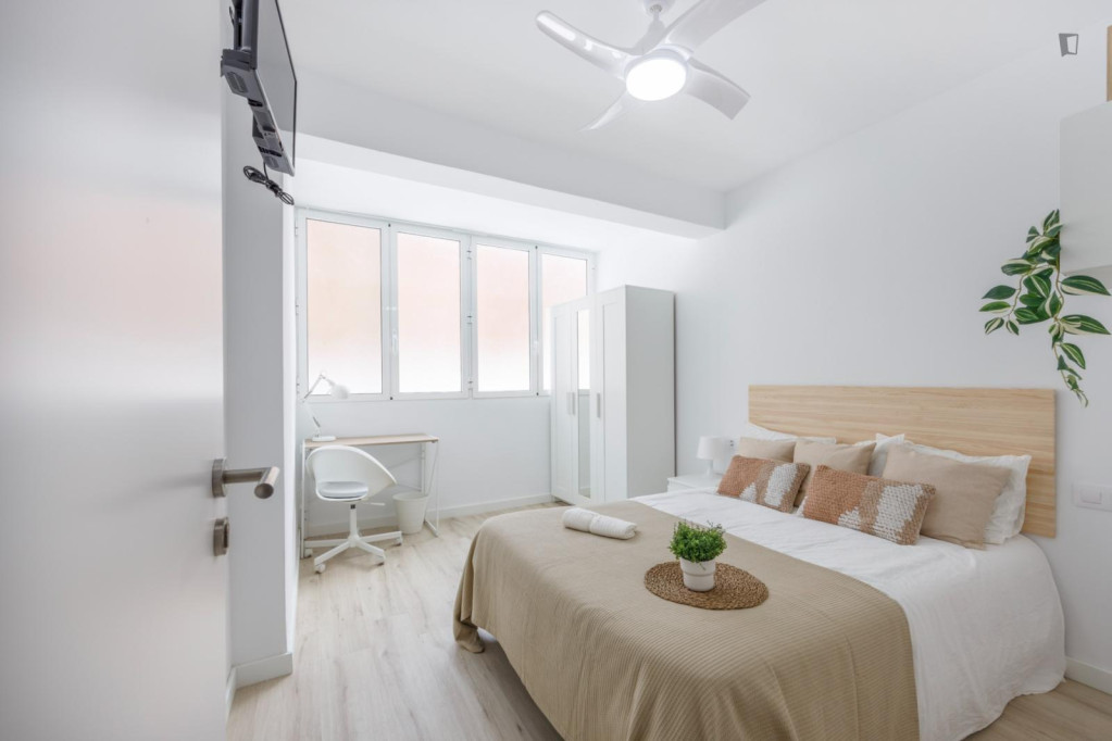 Bright double bedroom in Ciutat Jardi - Valence - chambre - ImmoJeune