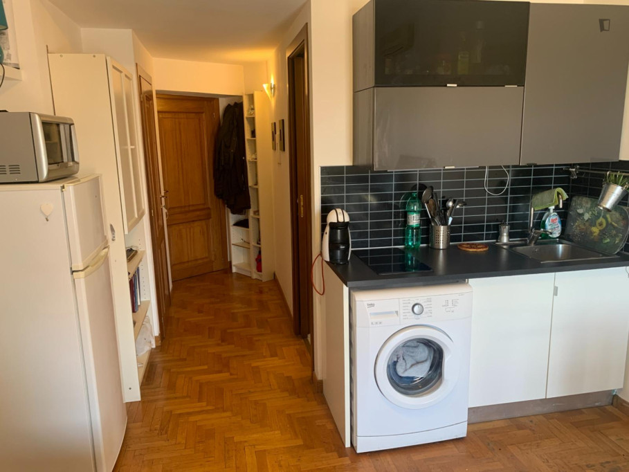 Bright and cozy studio with balcony - Rome - chambre - ImmoJeune