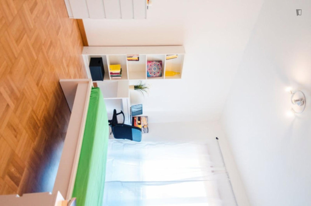 Spacious single bedroom near Parco Dora