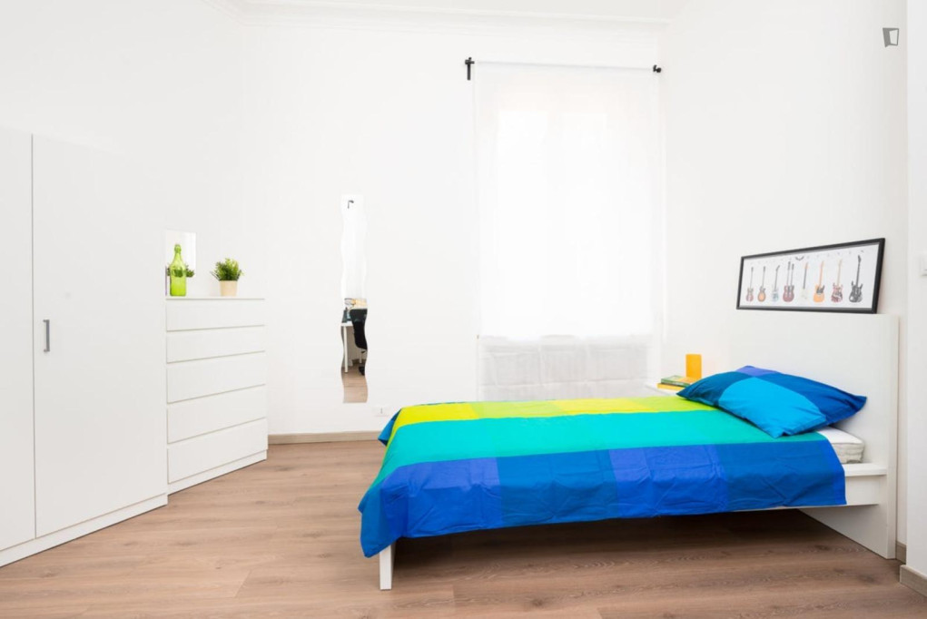 Inviting double bedroom near McFIT Politecnico - Turin - chambre - ImmoJeune