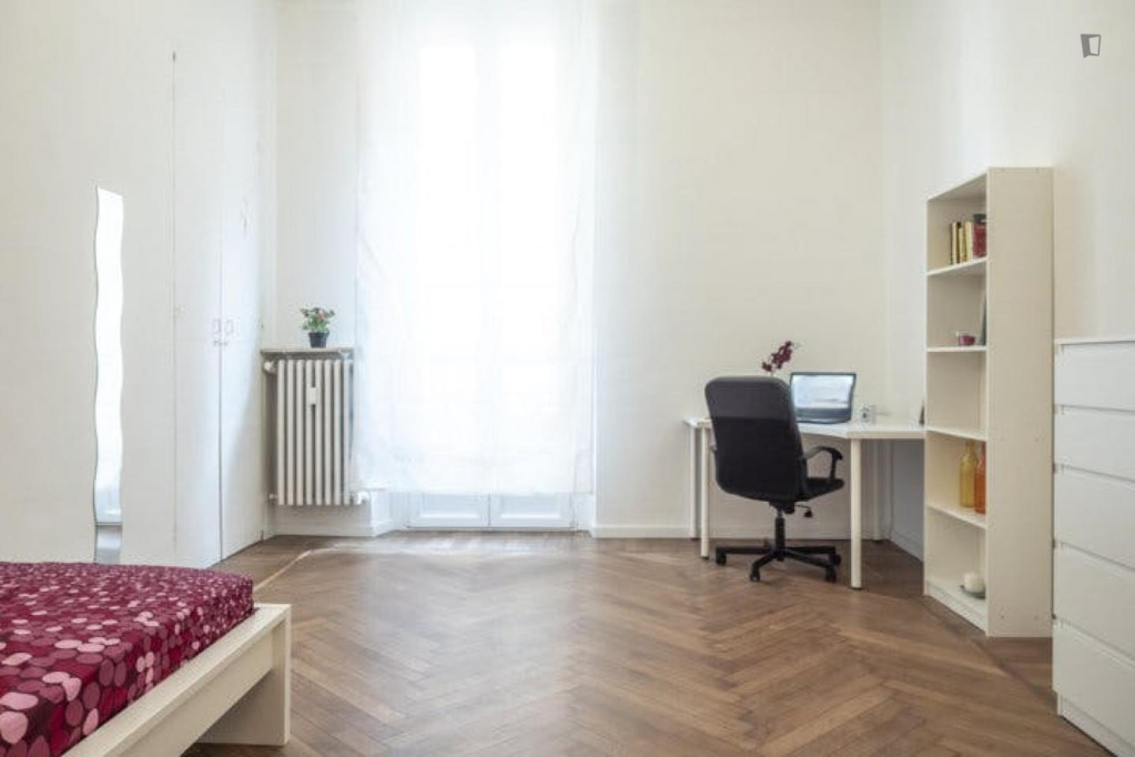 Pleasant single bedroom in a 6-bedroom flat in San Donato - Turin - chambre - ImmoJeune