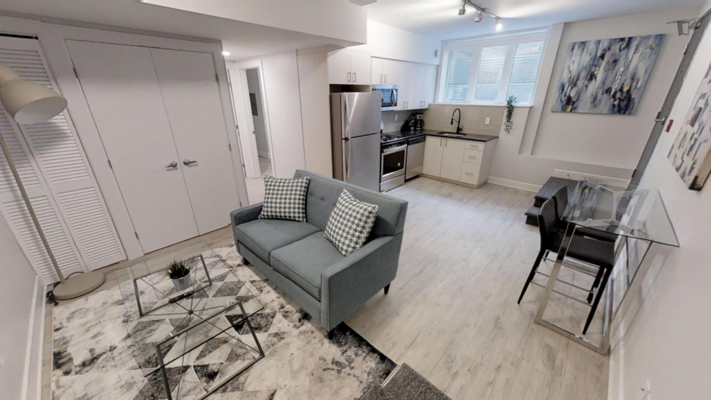 Comfortable 1-bedroom apartment in Vanier North - Ottawa - chambre - ImmoJeune