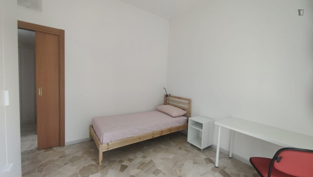 Excellent single bedroom with a balcony, in Niguarda - Milan - chambre - ImmoJeune