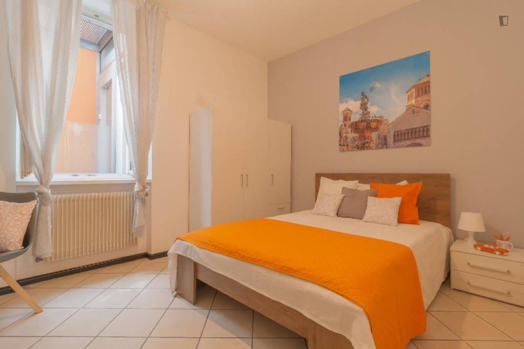 Pleasant double bedroom in the heart of Trento - Trento - chambre - ImmoJeune