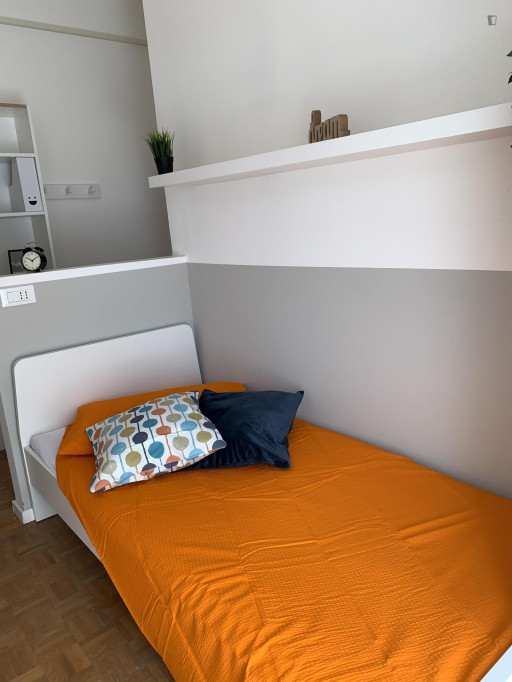 Snug single bedroom in the cente of Trento - Trento - chambre - ImmoJeune