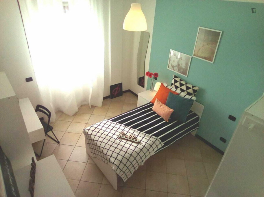 Colourful single bedroom near the San Faustino metro - Brescia - chambre - ImmoJeune