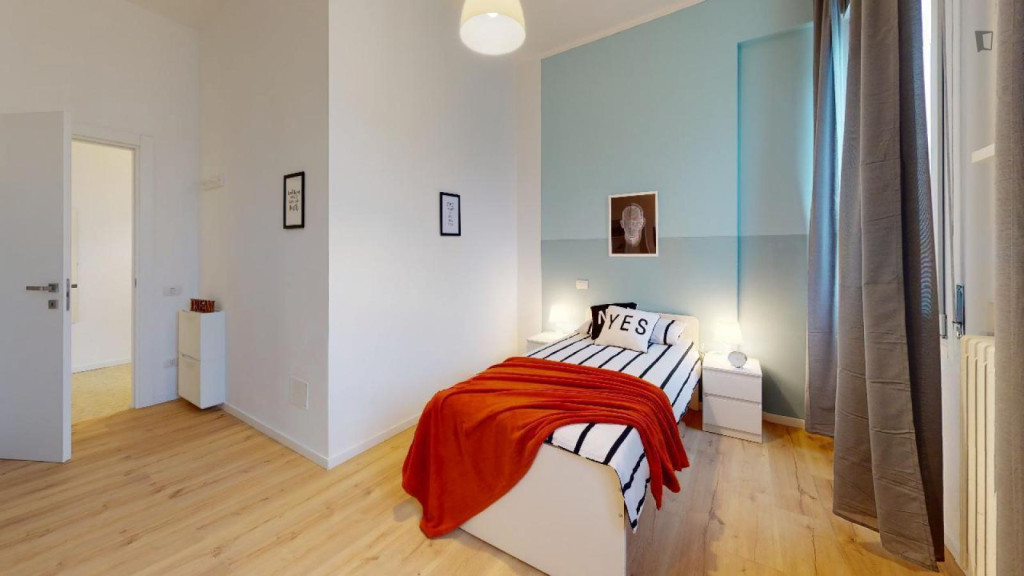 Big single bedroom near Facoltà di Medicina e Chirurgia