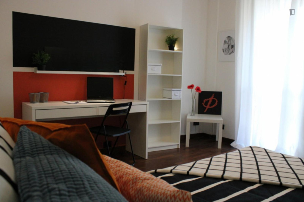Inviting single bedroom near Facoltà di Medicina e Chirurgia