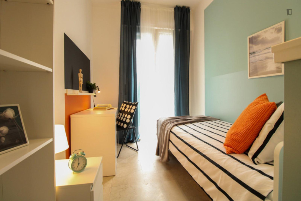 Very cool single bedroom in Mompiano - Brescia - chambre - ImmoJeune
