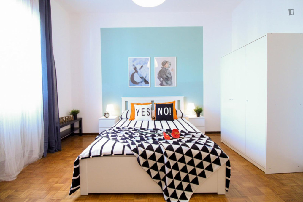 Colourful double bedroom near Facoltà di Ingegneria