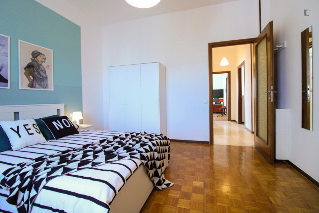 Colourful double bedroom near Facoltà di Ingegneria