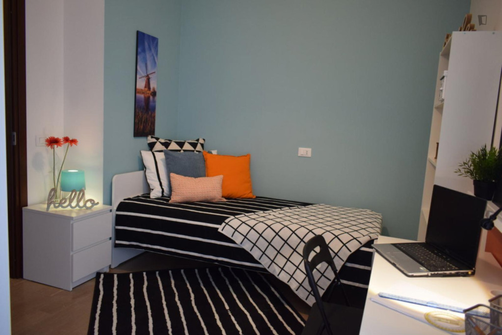 Pleasant single bedroom in Crocifissa di Rosa