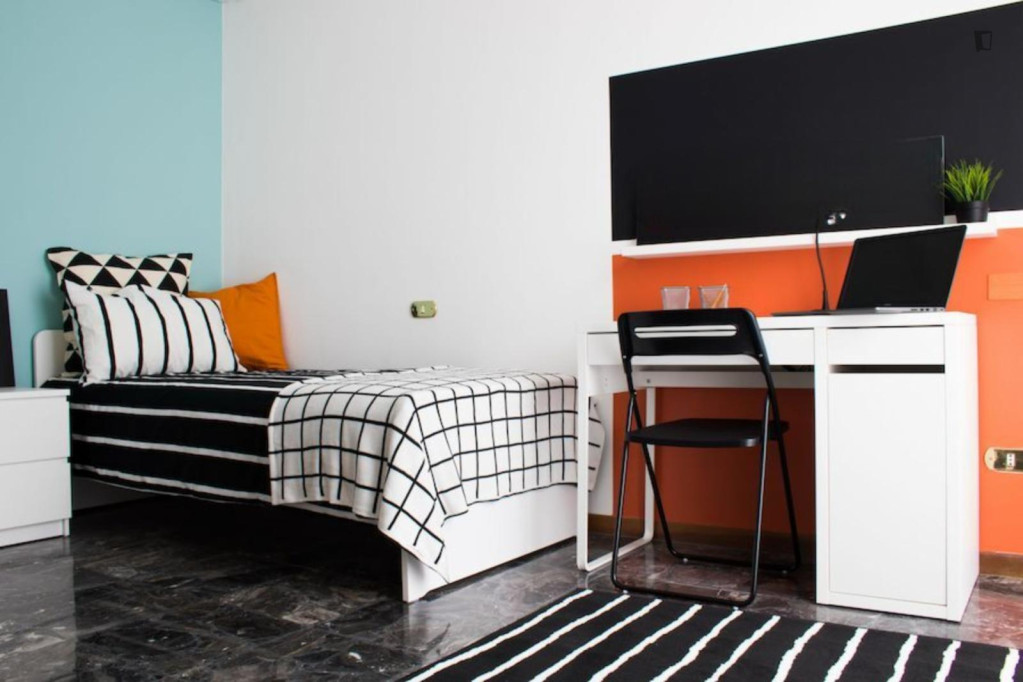 Homely single bedroom near the Mompiano metro - Brescia - chambre - ImmoJeune