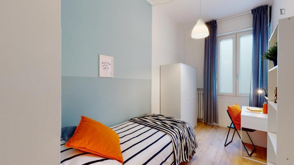 Colourful single bedroom near Facoltà di Medicina e Chirurgia  - Brescia - chambre - ImmoJeune