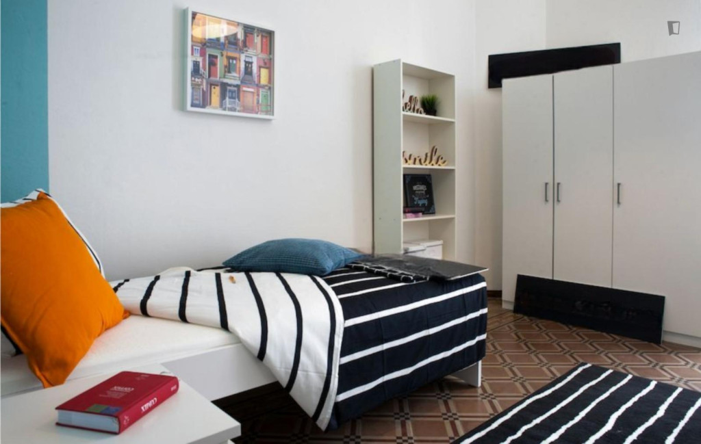 Tasteful single bedroom near the Stazione FS metro - Brescia - chambre - ImmoJeune