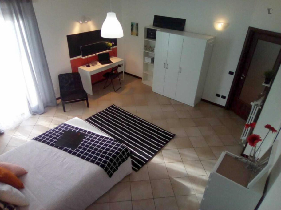 Bright single bedroom near the San Faustino metro - Brescia - chambre - ImmoJeune