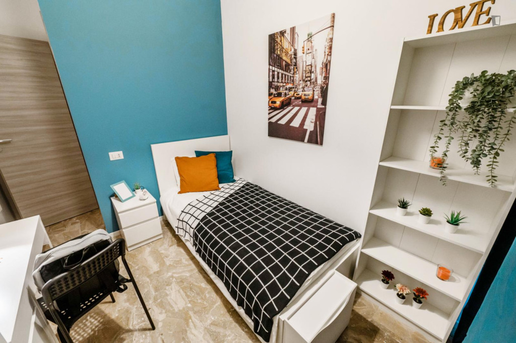 Neat single bedroom in Santa Lucia - Bergamo - chambre - ImmoJeune