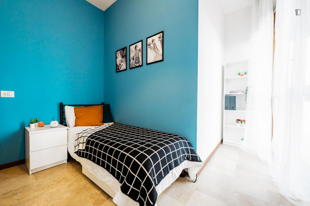 Single bedroom in a student flat, near Parco Suardi - Bergamo - chambre - ImmoJeune